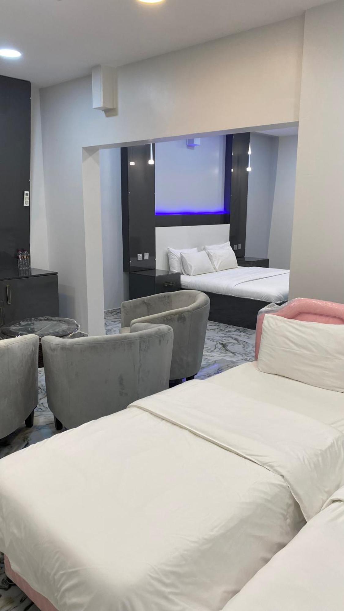 Marina H Hotel Soar