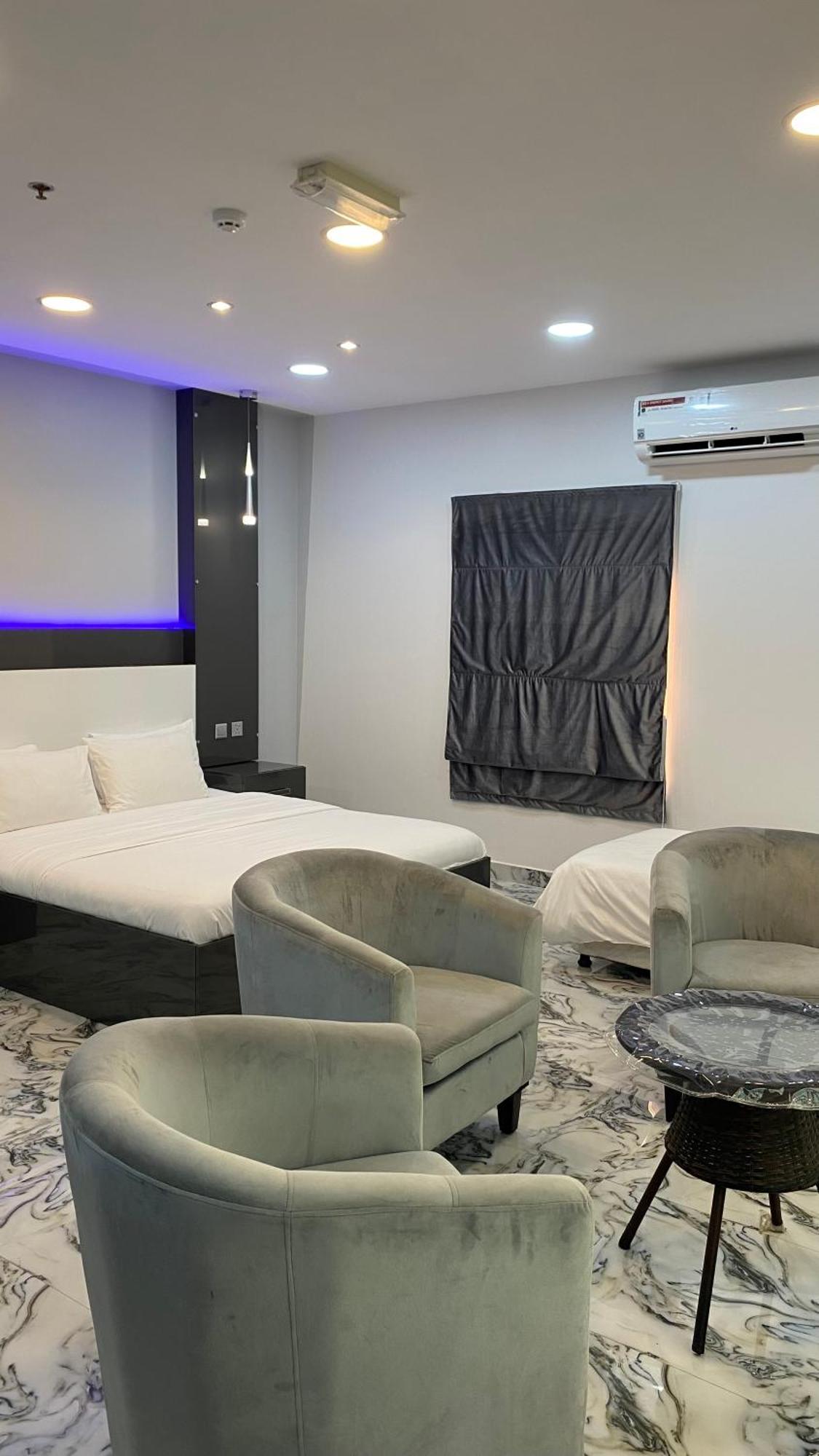 Hotel Marina H 2*